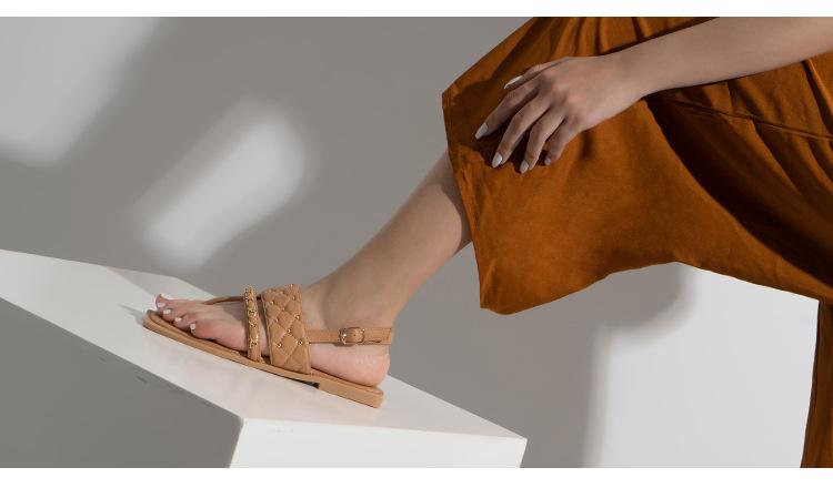 Rivet Chain Flat Sandals Newgew