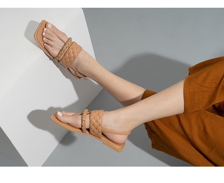 Rivet Chain Flat Sandals Newgew