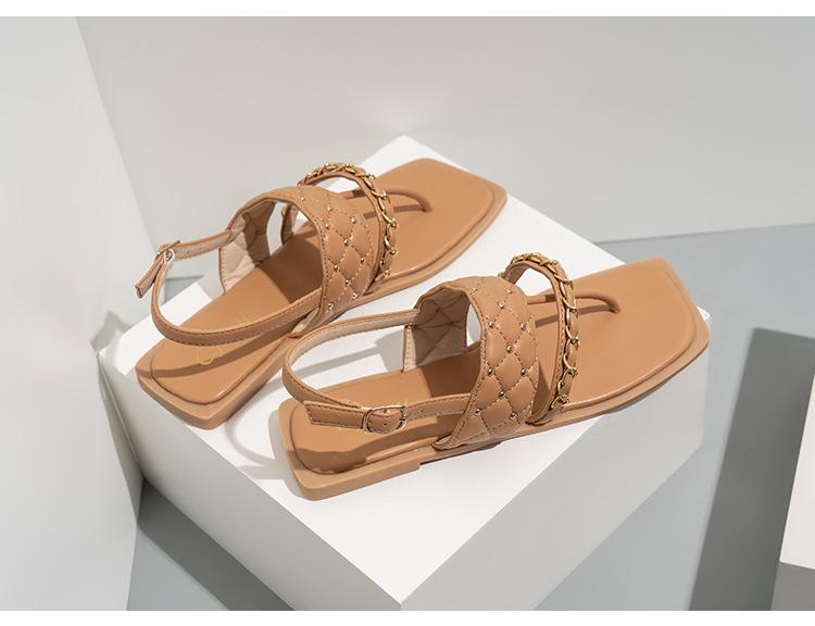 Rivet Chain Flat Sandals Newgew