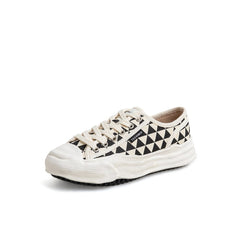 Minimalist Lace-up Front Canvas Shoes Newgew