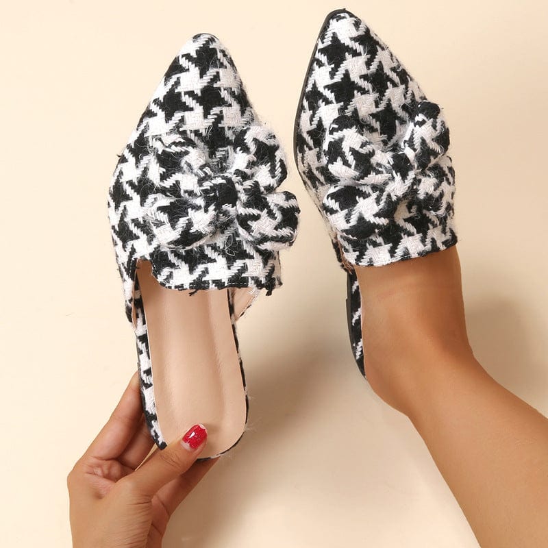 Pointed Bow checkerboard Mules Newgew