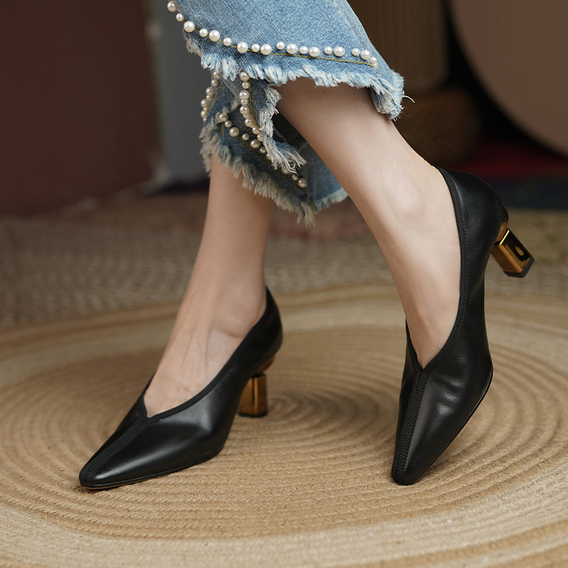 Courtney V Cut Vintage Novelty Heels NEW GEW